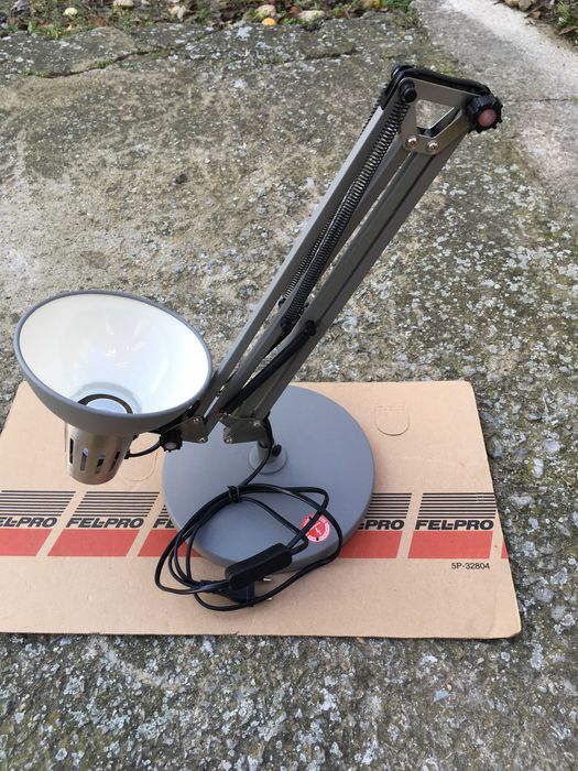 немска , разтегателна работна лампа "Nino"