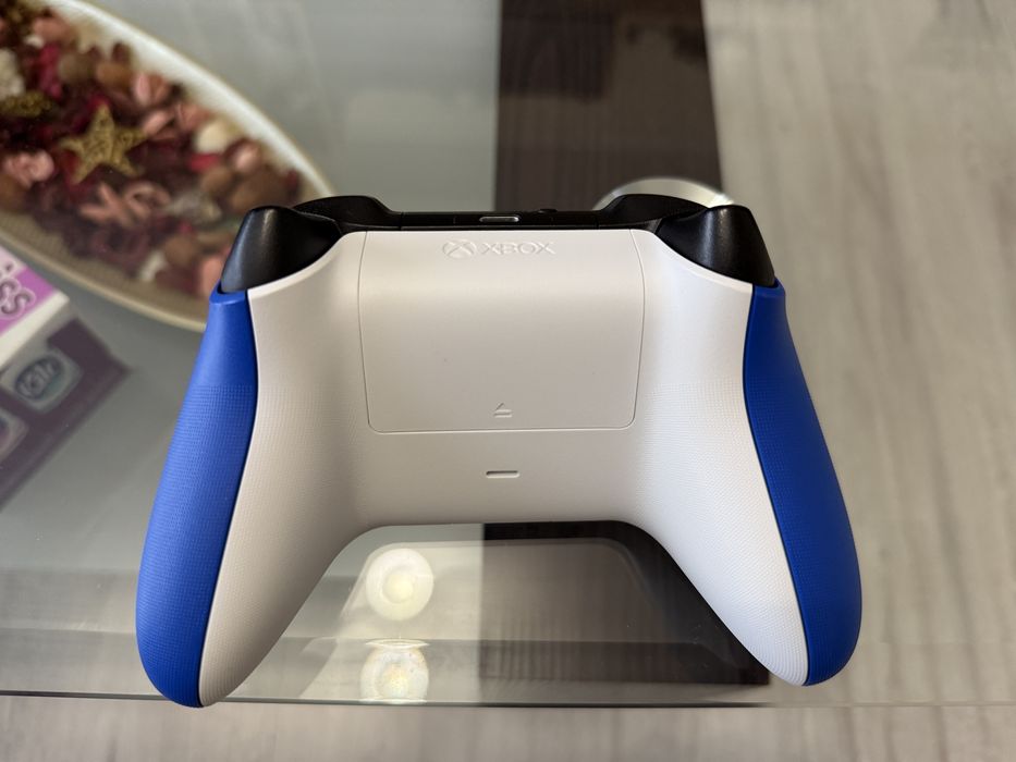 Controller/ maneta Xbox series x/s  functioneaza si pe xbox one /one s