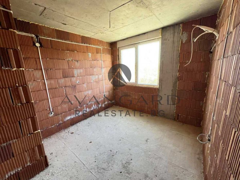 оф.24455 АКТ 14! Двустаен с двор/ Смирненски