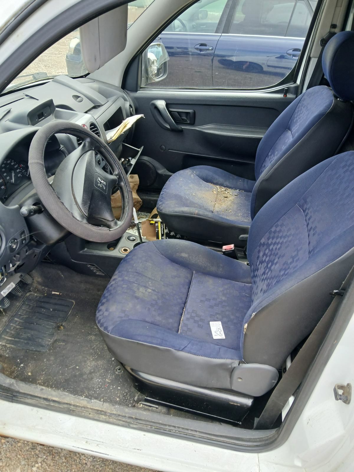 Peugeot Partner 1.6 xdi 2007г на части