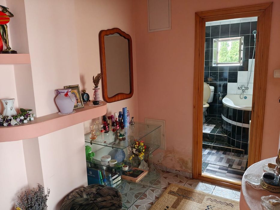 Vând apartament  cu 3 camere