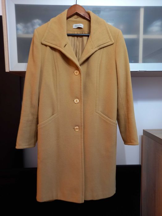 Palton damă,  din lâna,  mărimea 38.
