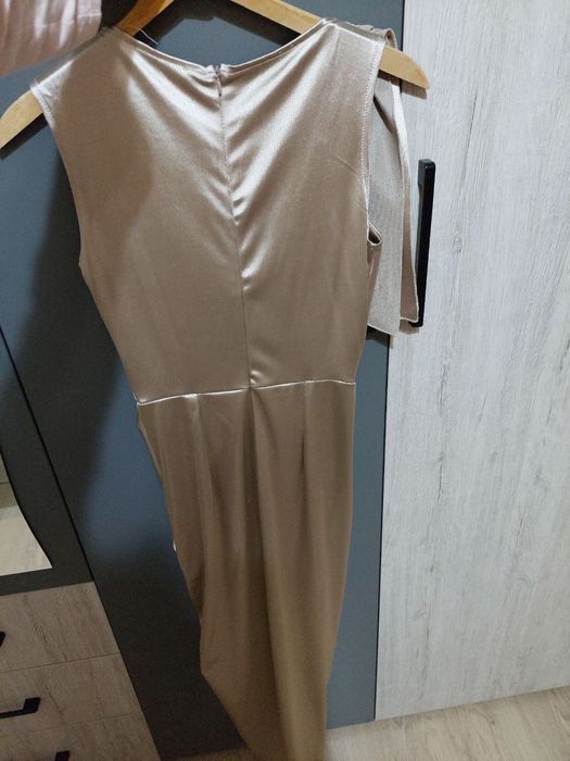 Стилна дълга рокля