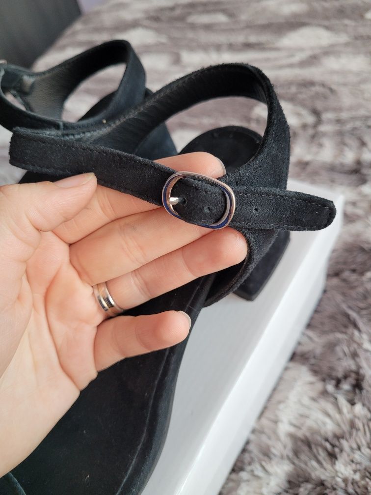 Sandale Answear negre piele naturala intoarsa