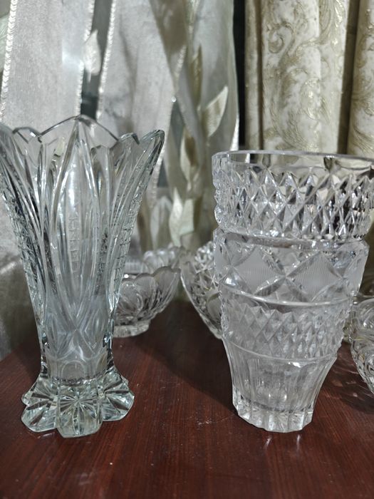 Продаю хрустальные вазы ,фужеры,рюмки