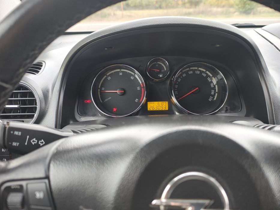 Vând Opel Antara 4×4 2000Dizel