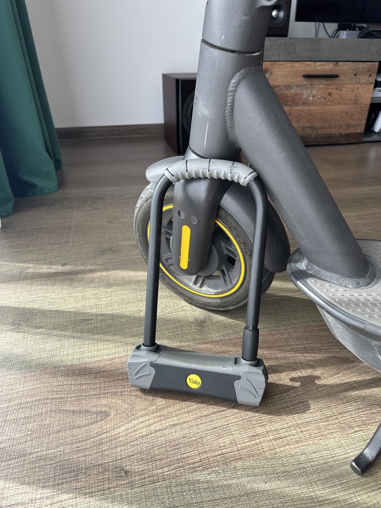 Vând trotineta electrica Ninebot Max G30 Segway