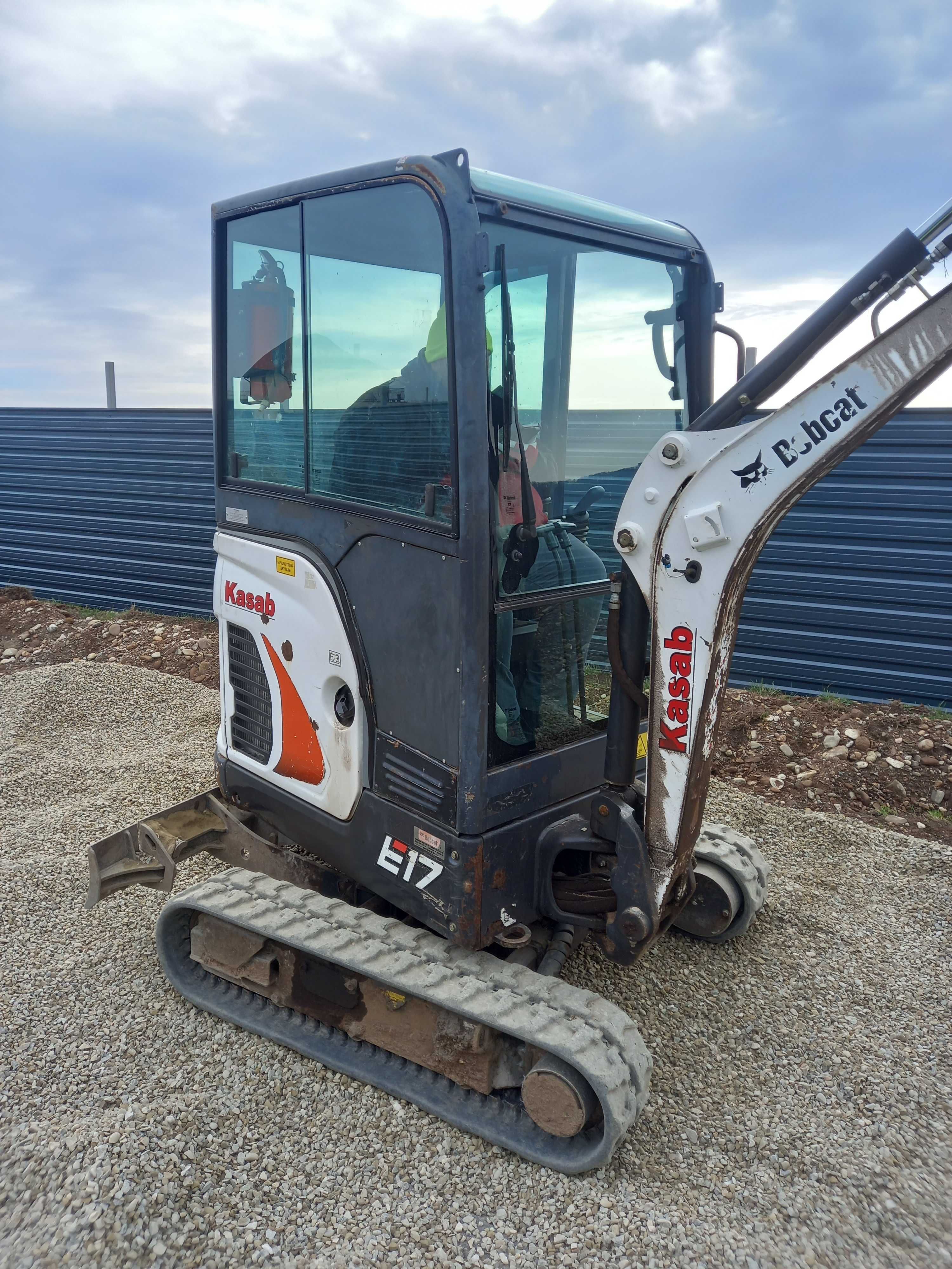 Vand escavator bobcat