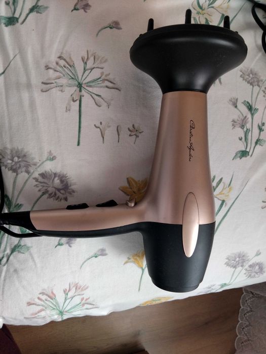 Сешоар за коса,нов