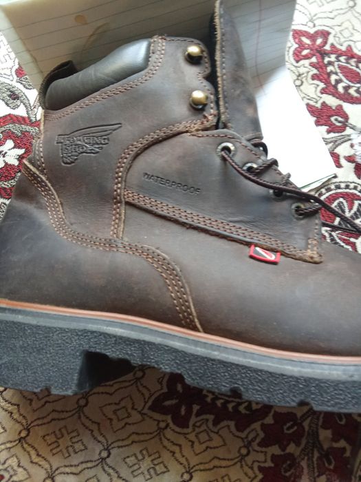 Продам ботинки США специально для нефтянникам . Масло стойки