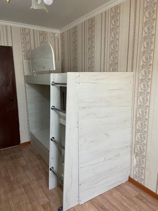 Двухярусная кровать