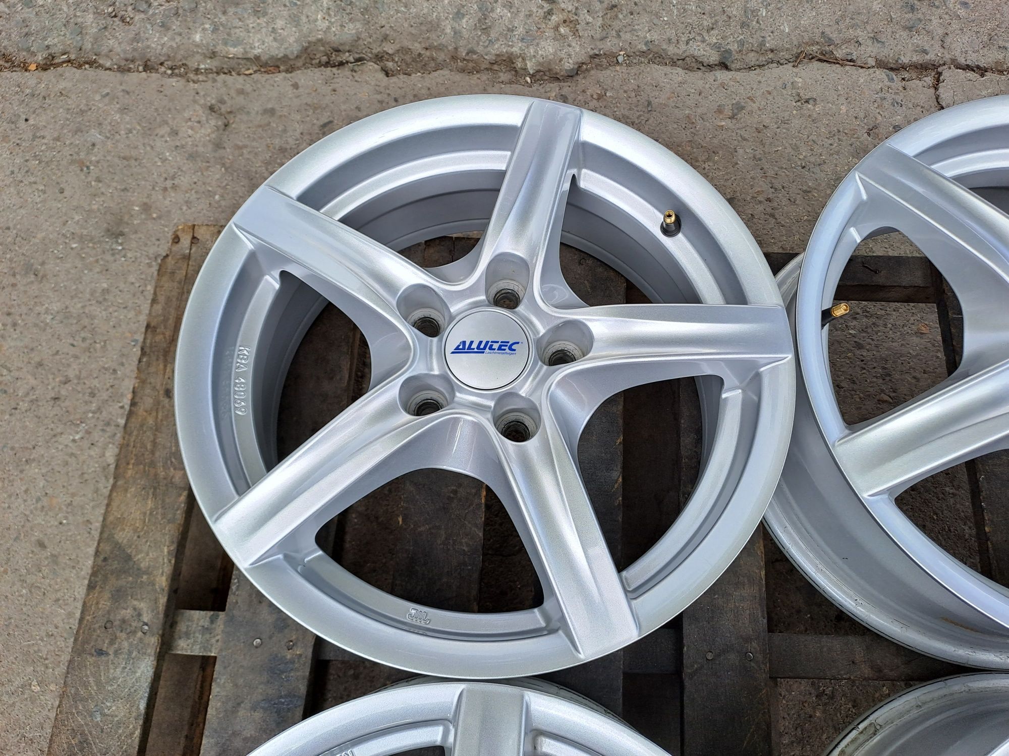 16" 5Х115мм, 5x115mm Alutec: Като Нови Алуминиеви джанти