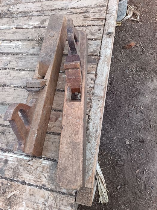 Vând scule vechi de tâmplărie