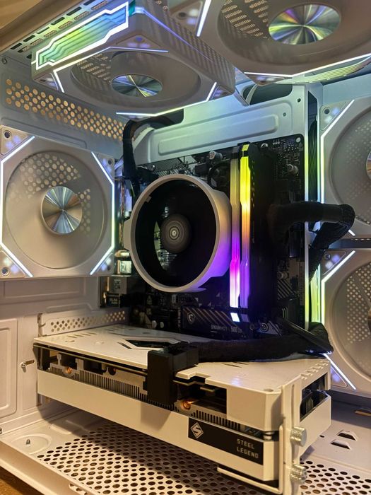 Бял геймърски компютър Ryzen 5600, RTX3060, 16 ram, 512 ssd, 1TB, 650W