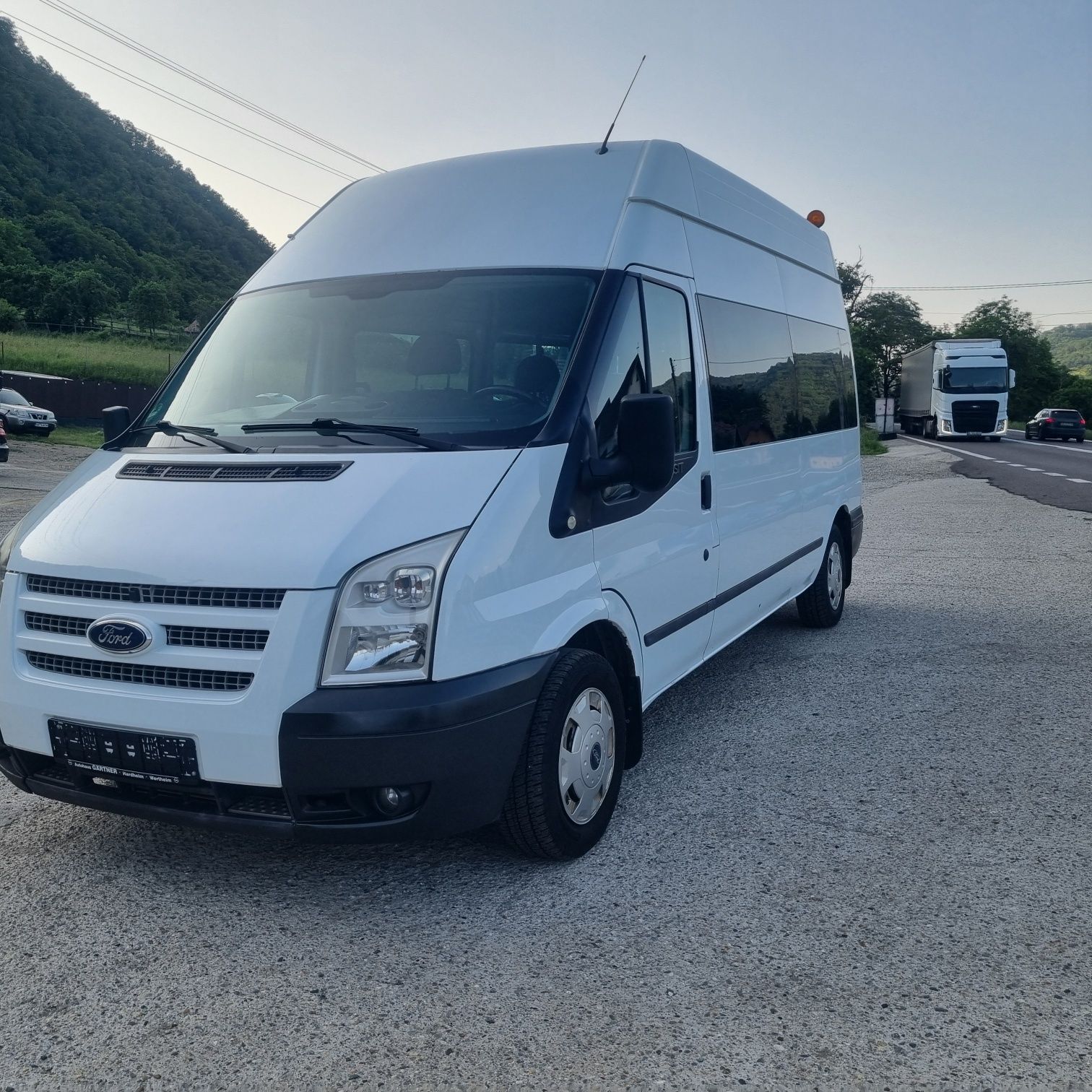 Vand ford transit maxi llong .2.2 tdi 9 locuri euro5..klima full.top