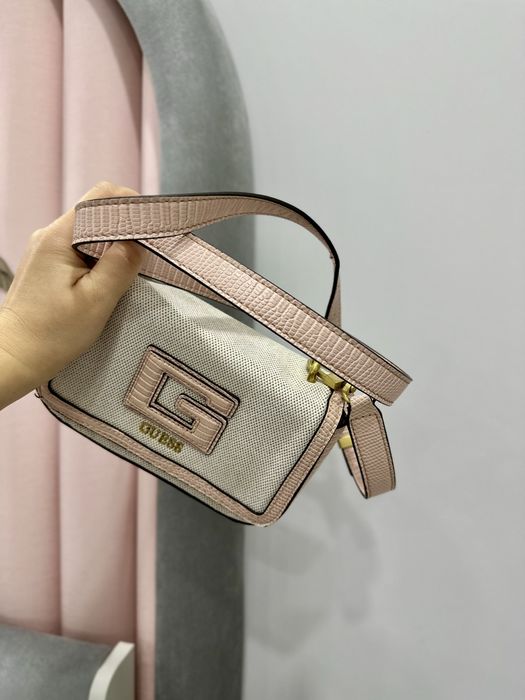 Дамска чанта guess