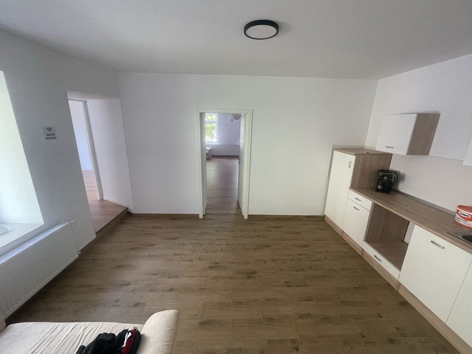 Inchiriez apartament, spatiu comercial ultracentral