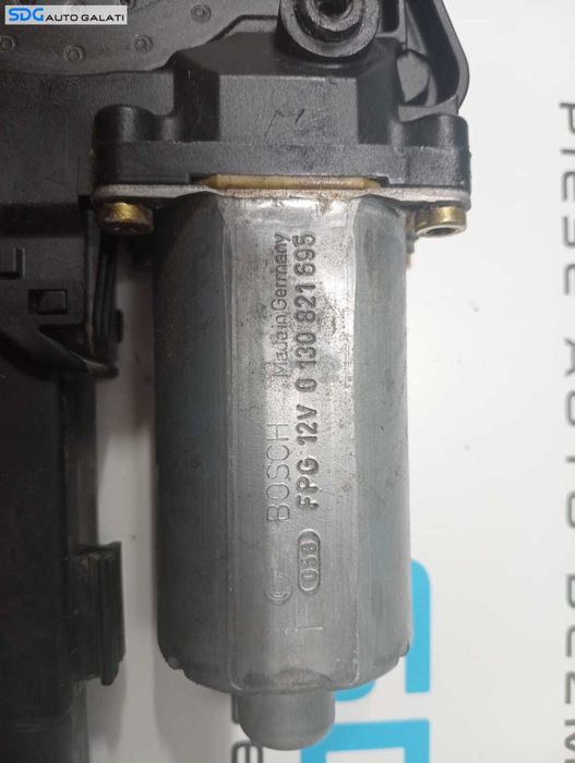 Motoras Macara cu Modul Calculator pentru Geam Sticla de la Usa Portiera Stanga Fata Sofer Volkswagen Passat B5 1997 - 2001 Cod 0130821695 105404-301 05074200 S0003170401 [2882]