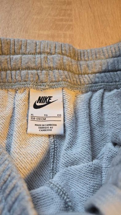Pantaloni Nike, mar.XL, pentru baieti, gri, originali.