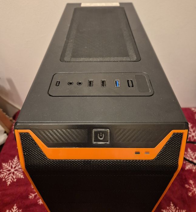 Vând unitate gaming I7