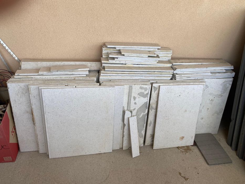 Vand placi din compozit recuperat 25 lei mp