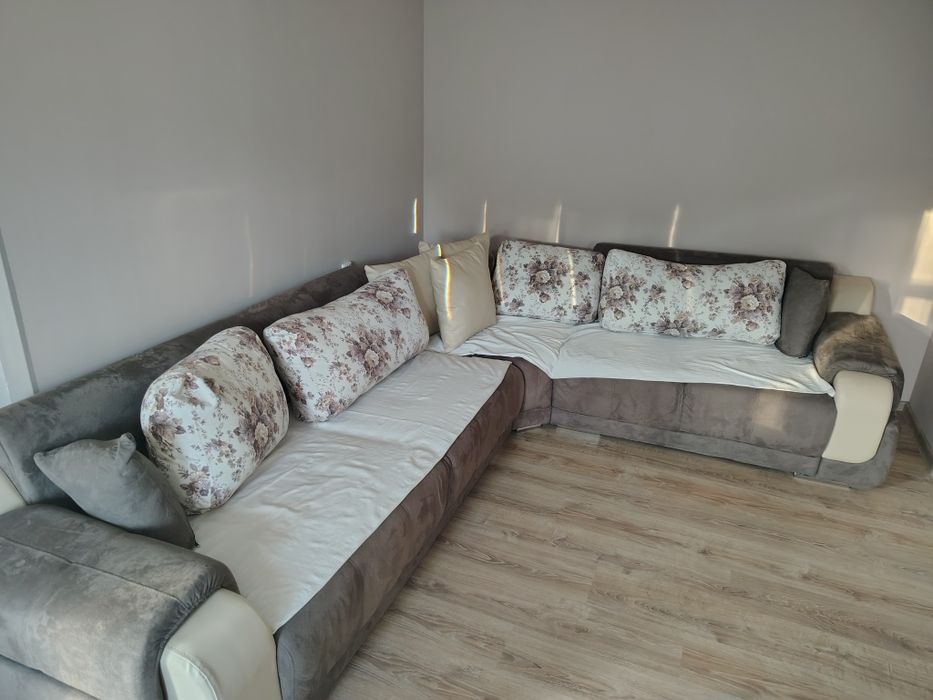 Холна гарнитура с възглавници