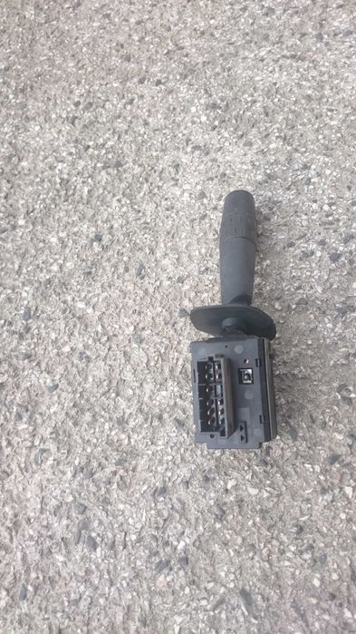 Привключватели за фарове,мигачи и клаксон за:Ланча зета,Пежо806,Фиат .