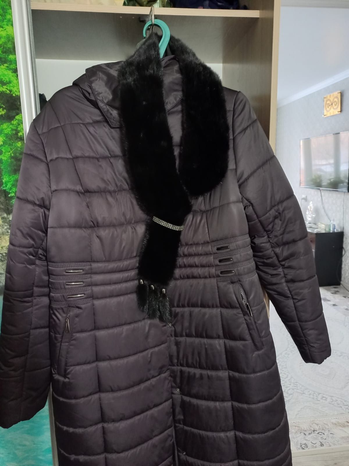 Продам женскую куртку