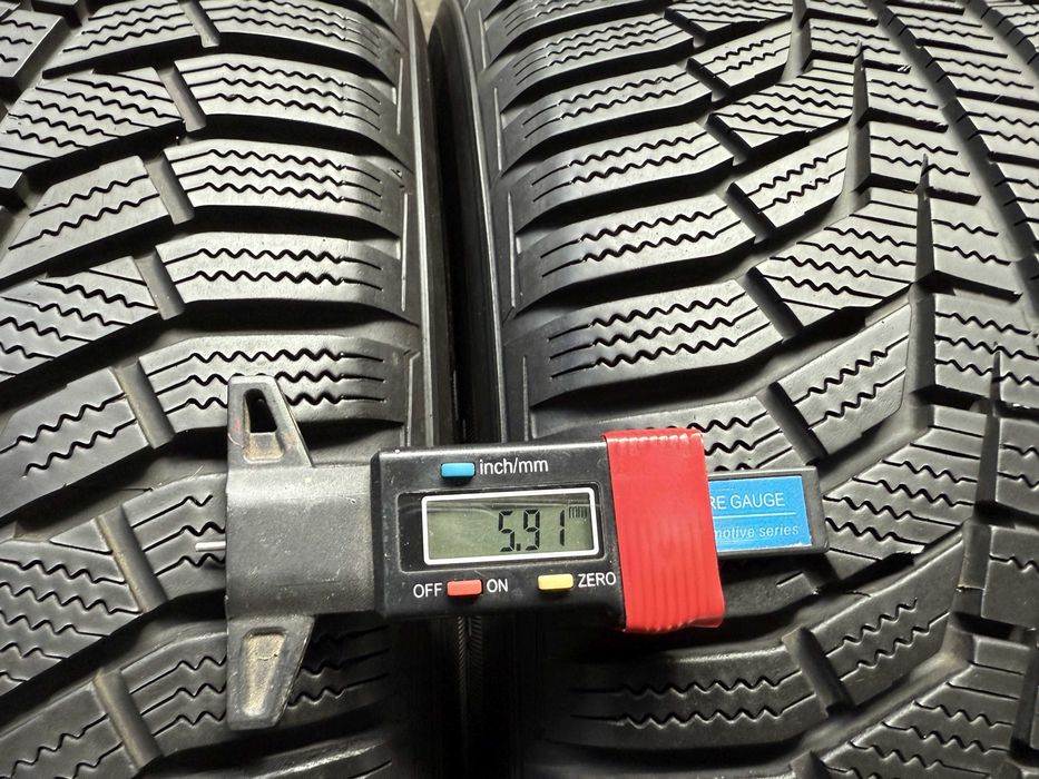 # Anvelope Iarna 225/55 R16  - Hankook Winter I"Cept Evo 2