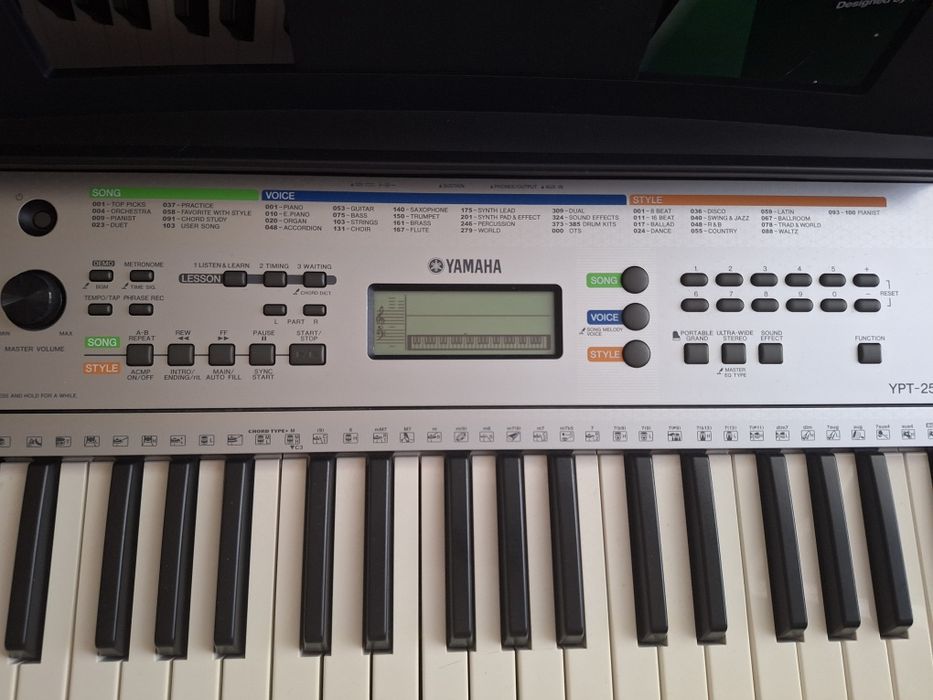 Orga electronica Yamaha YPT255