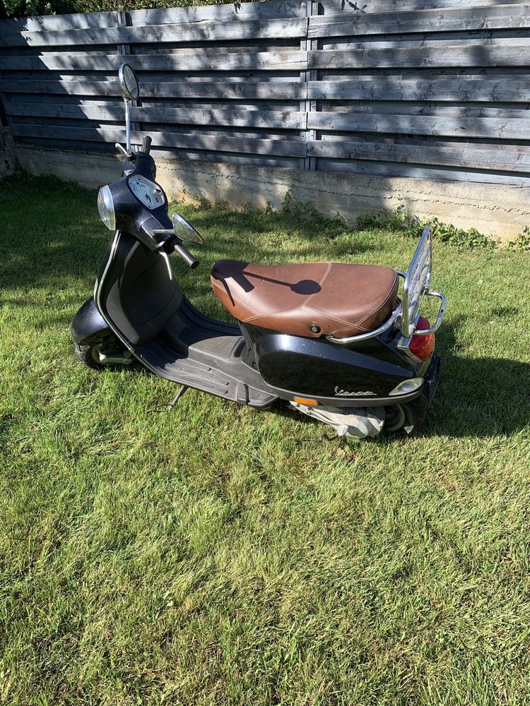 Vând Piaggio Vespa LX50 2t