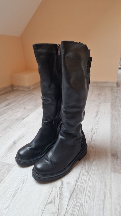 Дамски маратонки и ботуши