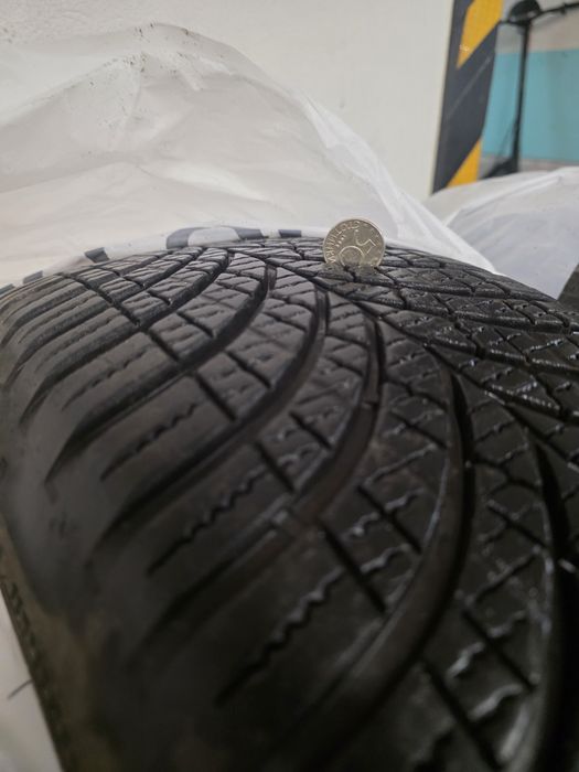 Гуми 215 60 17 Goodyear