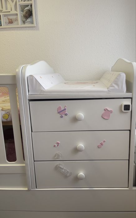 Patut cu masa de înfășat