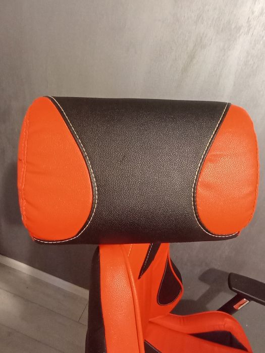 Vând scaune de gaming myria