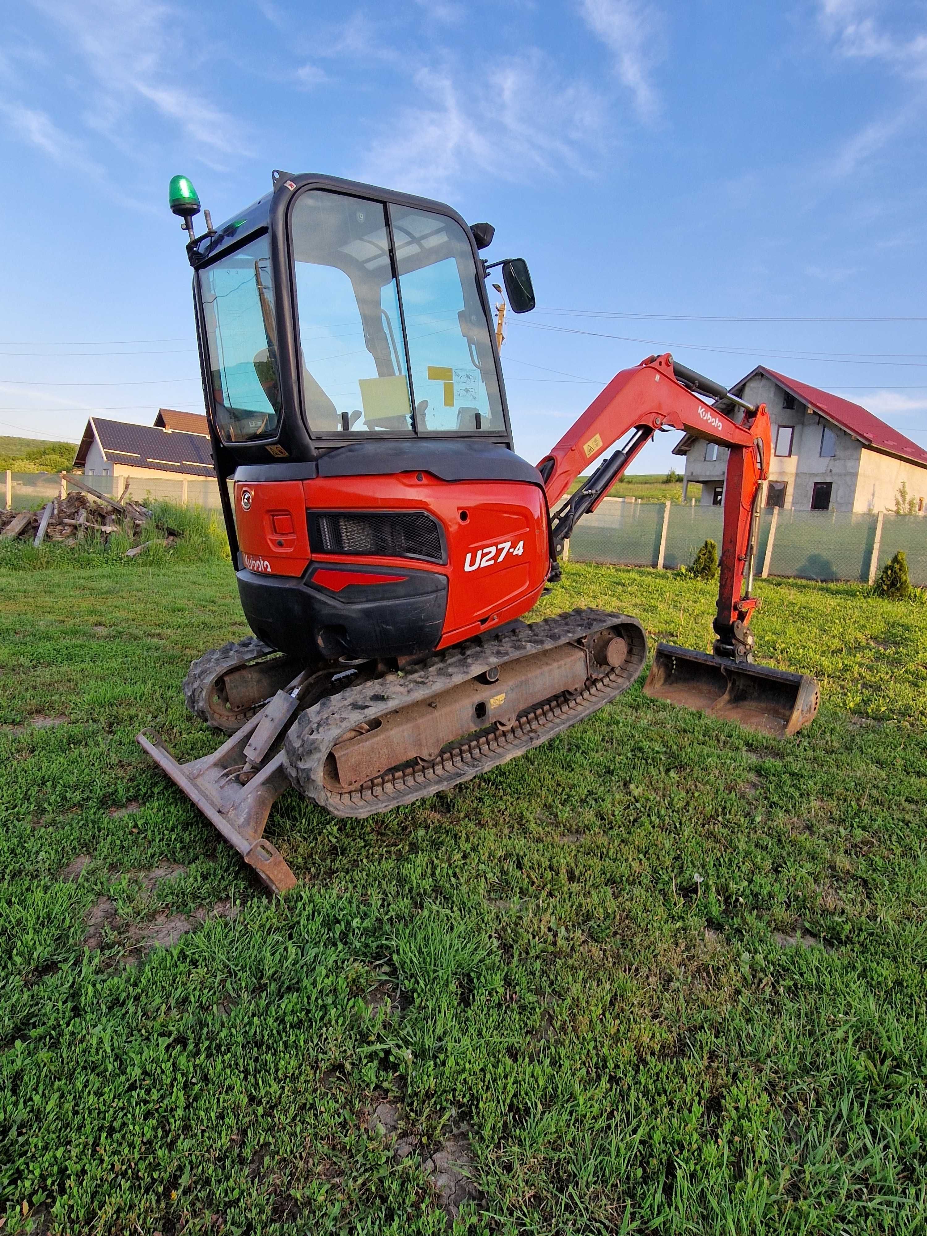 Miniexcavator kubota u27-4