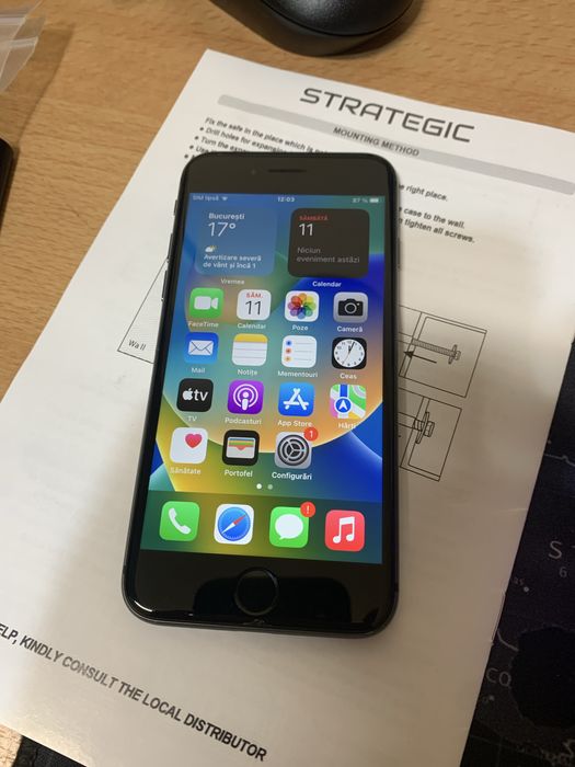 Iphone 8 64gb, baterie 87%, perfect functional