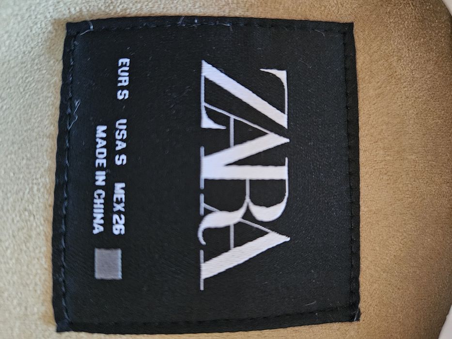 Haina scurta blana artificiala