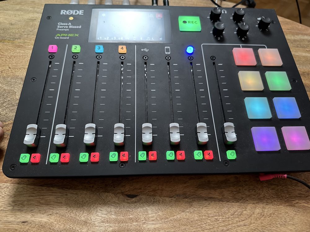 Mixer RODE Rodecaster Pro 7 canale plus sound pads