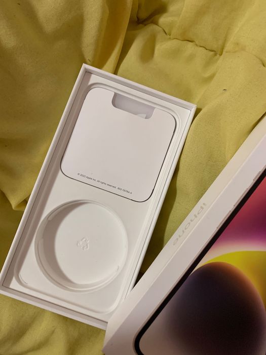 IPhone 14, white