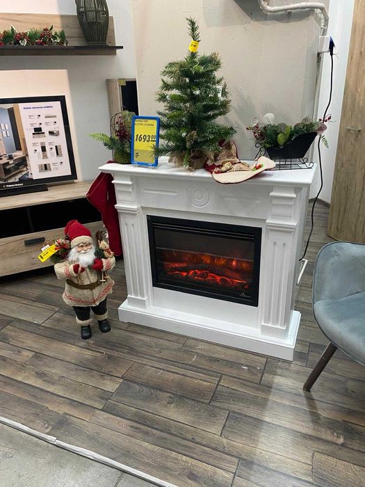 Semineu electric Woodgrad Napoli alb 2kW – stare ca nou, 1400 lei