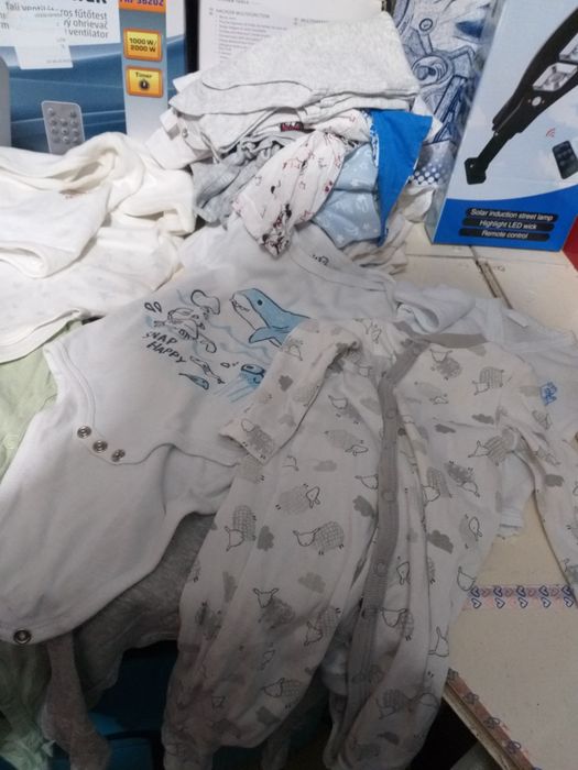 Lot 30 articole Haine Nr 60 -80 60 lei