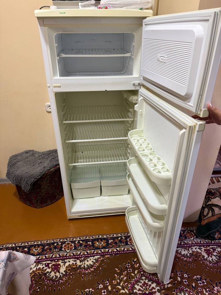 Продаю холодильник