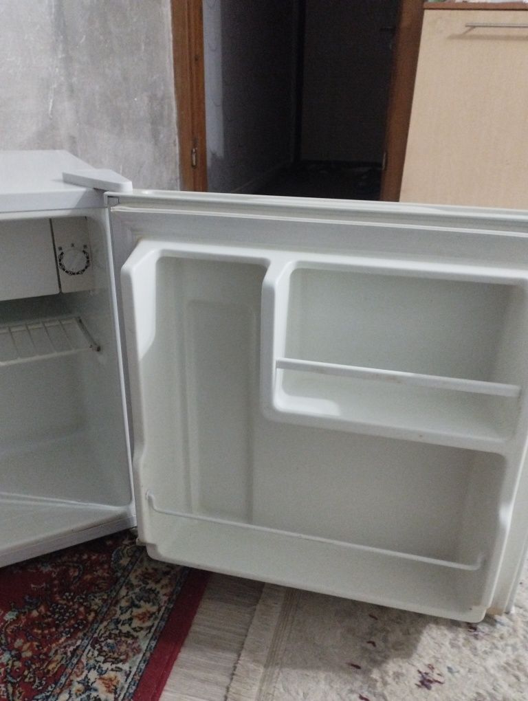 Мини холодильник Midea