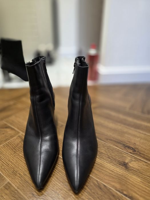 Срочно продам женские ботинки ZARA. Черного цвета