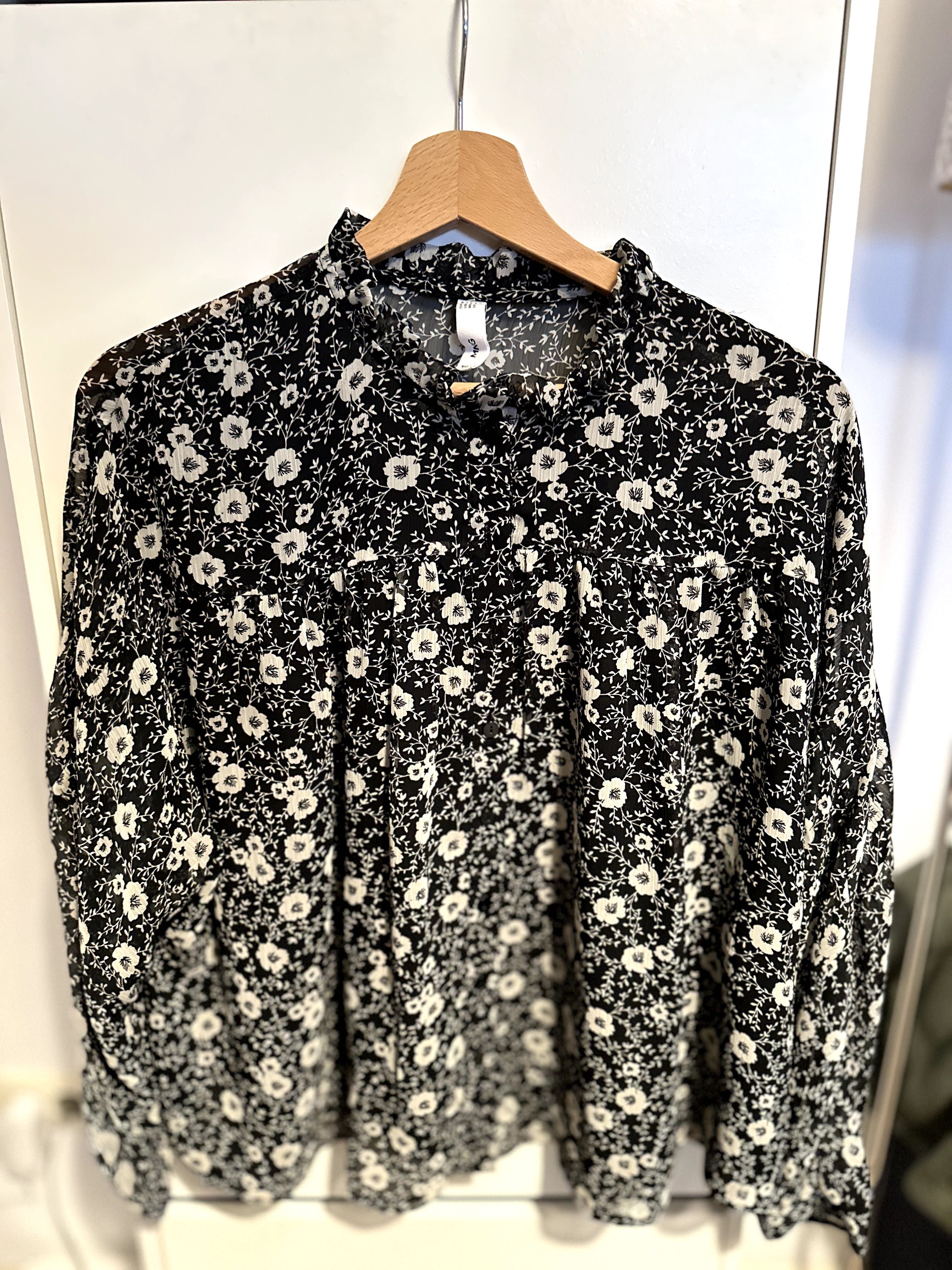 Bluza cu motive florale Mango