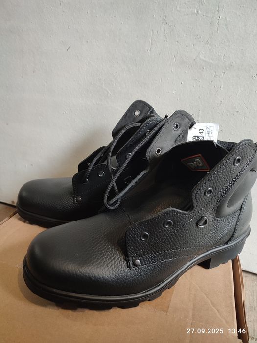 Ботинки размер 43