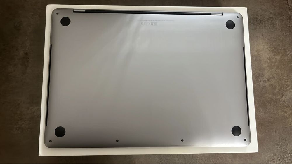 Продается Macbook pro 13 inch,2016