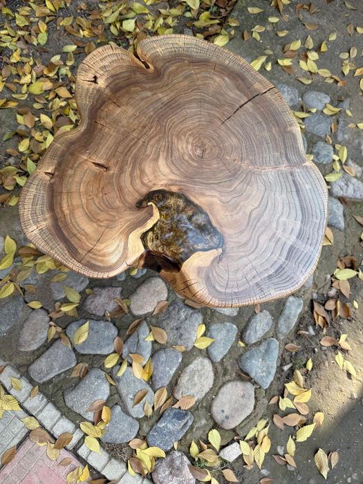 Столик кофейный из натурального дерева