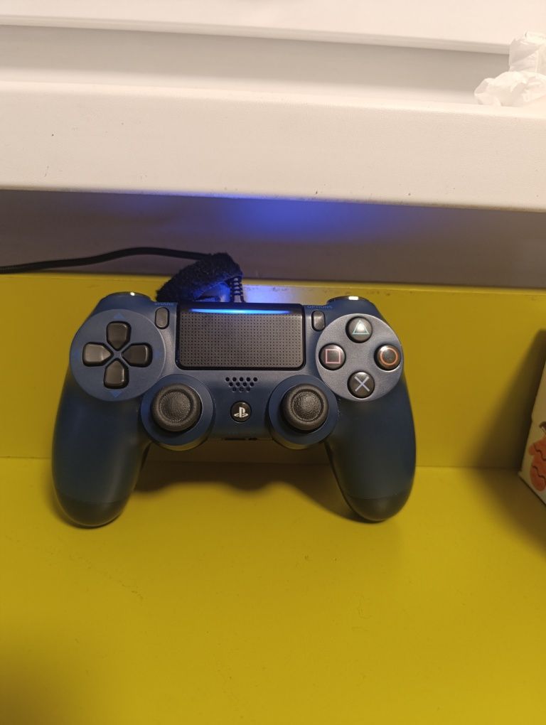 Джойстик за PS4.